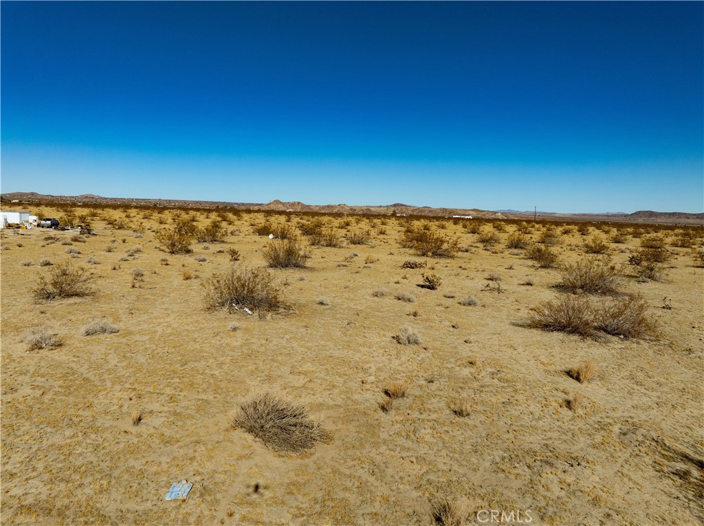 64004 Desert Trail Drive Property Photo 18