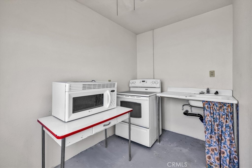56166 Handley Property Photo 11