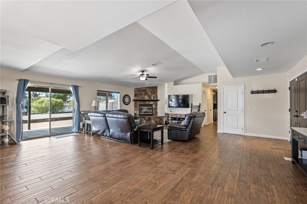 58235 Paxton Property Photo 22