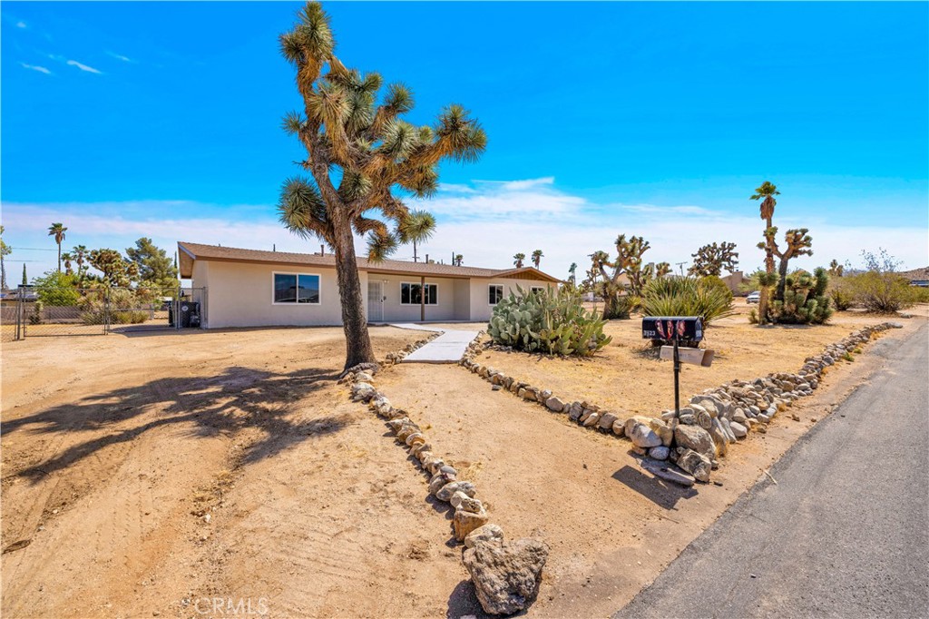 7623 Frontera Avenue Property Photo 1