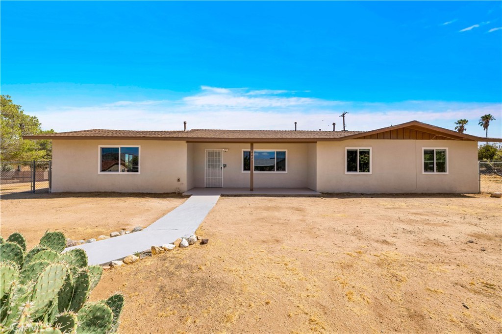 7623 Frontera Avenue Property Photo 2