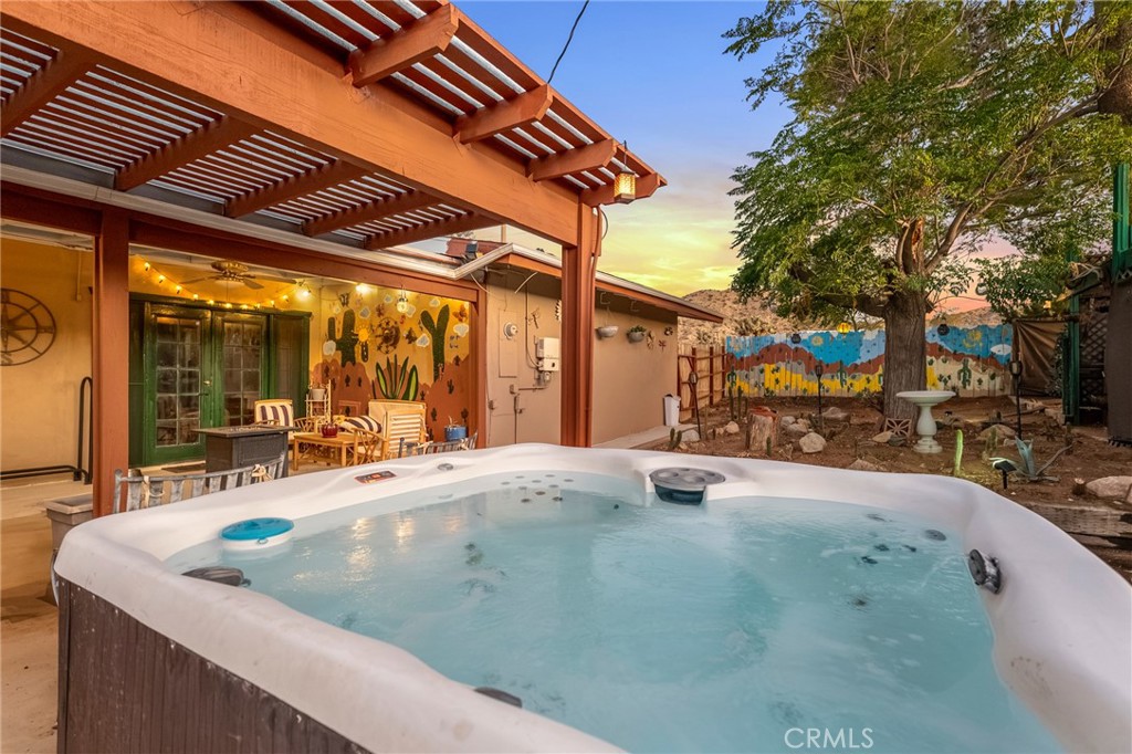 7896 Fox Trail Property Photo 8