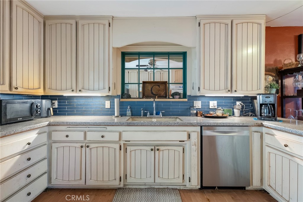 7896 Fox Trail Property Photo 20