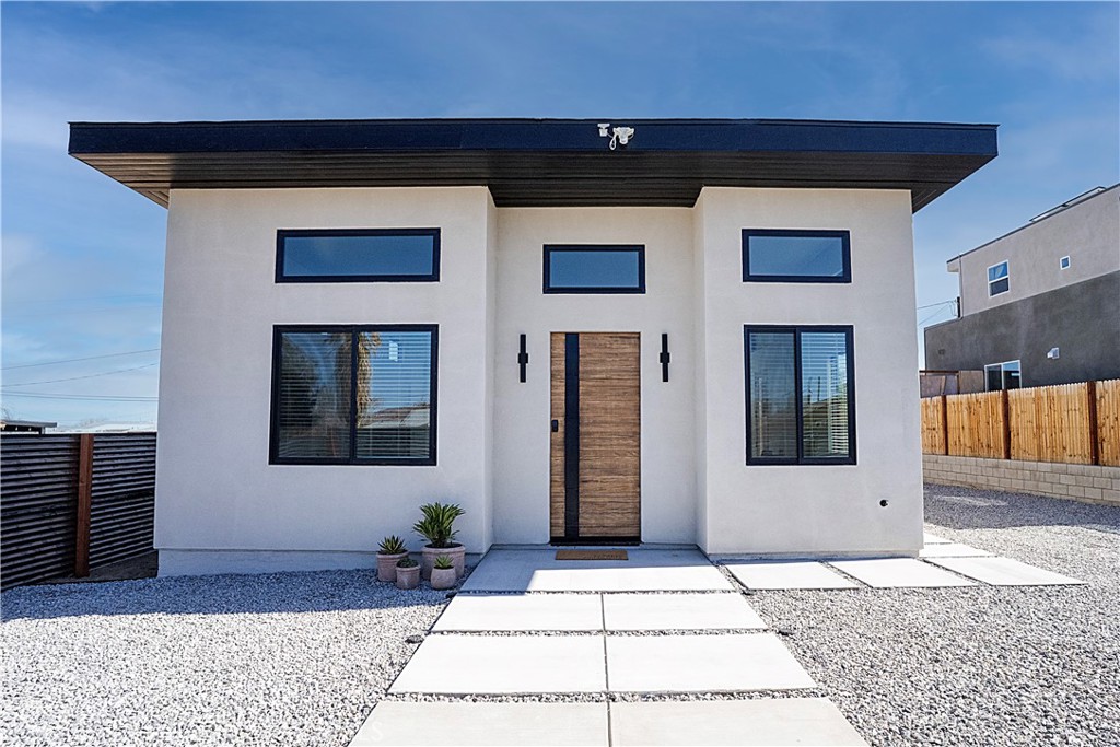 62009 Mountain View Circle Property Photo 1