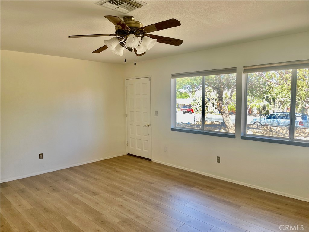 56433 Anaconda Property Photo 5