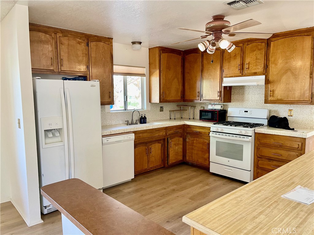 56433 Anaconda Property Photo 6