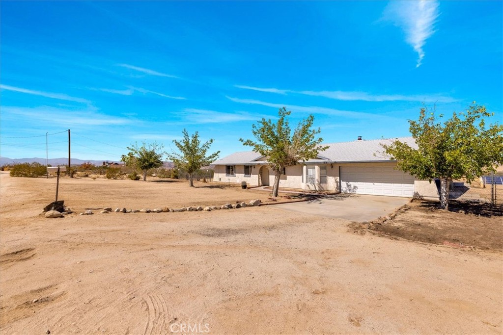 70130 Cottonwood Drive Property Photo 2