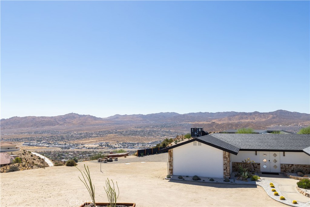 57044 Juarez Court Property Photo 4