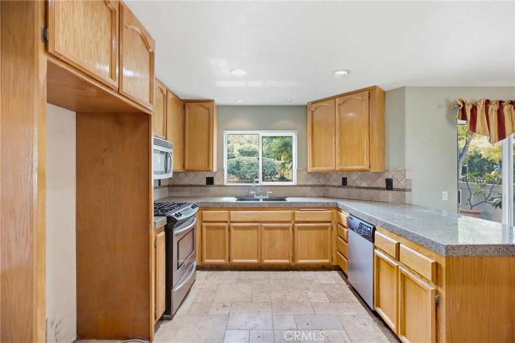 40208 Corte Lorca Road Property Photo 9