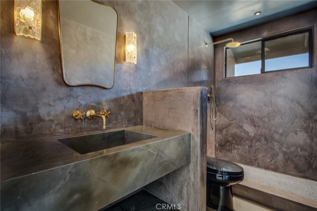 4638 Avenida La Mirada Property Photo 2