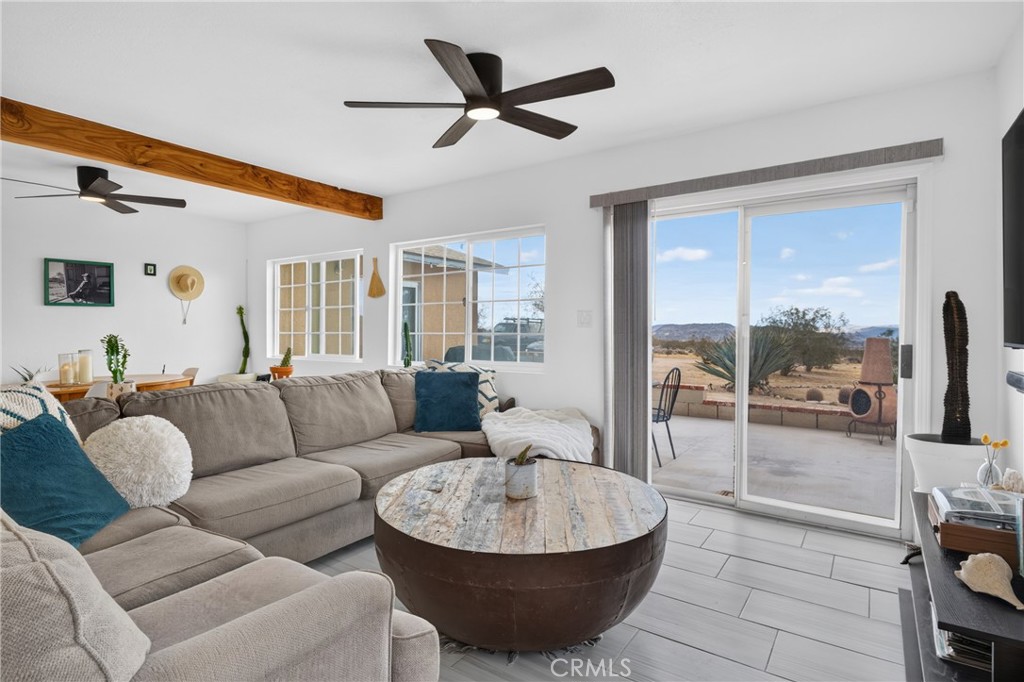 2822 Cherokee Property Photo 5