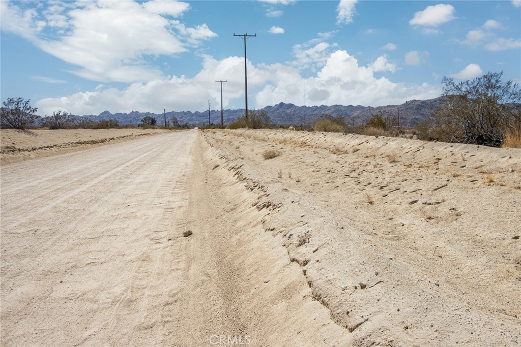 6100 Mantonya Road Property Photo 14