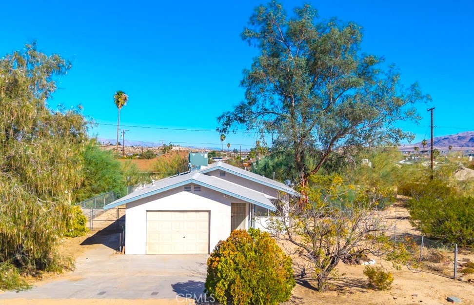 6211 Daisy Avenue Property Photo 1
