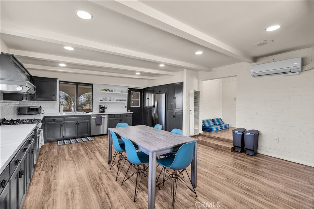 6685 Sunnyhill Road Property Photo 10