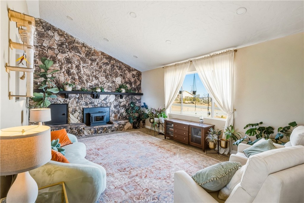 58271 Caliente Property Photo 4