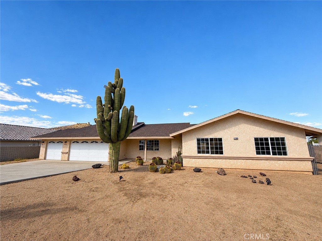 57996 Desert Gold Drive Property Photo 1