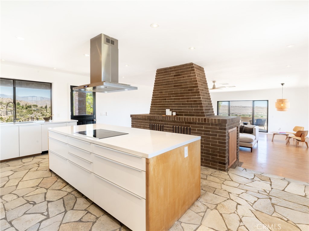 8708 Sage Property Photo 10