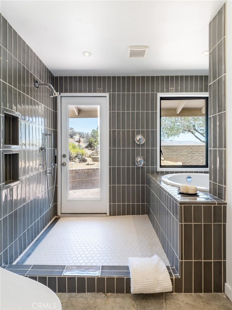 8708 Sage Property Photo 23