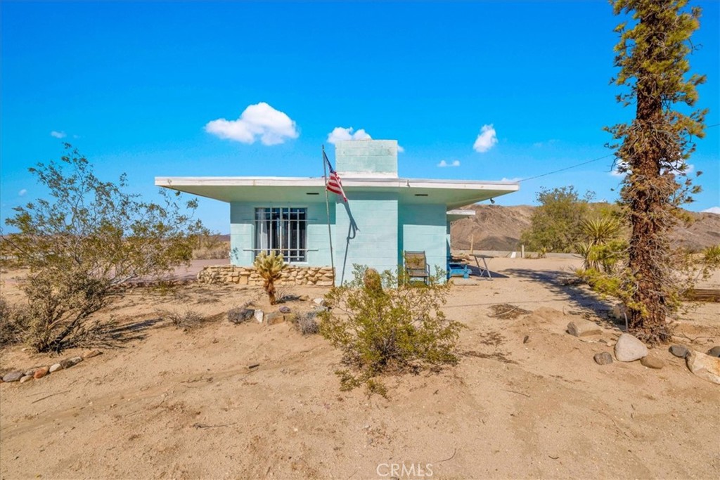 66560 Sandy Ridge Drive Property Photo 3