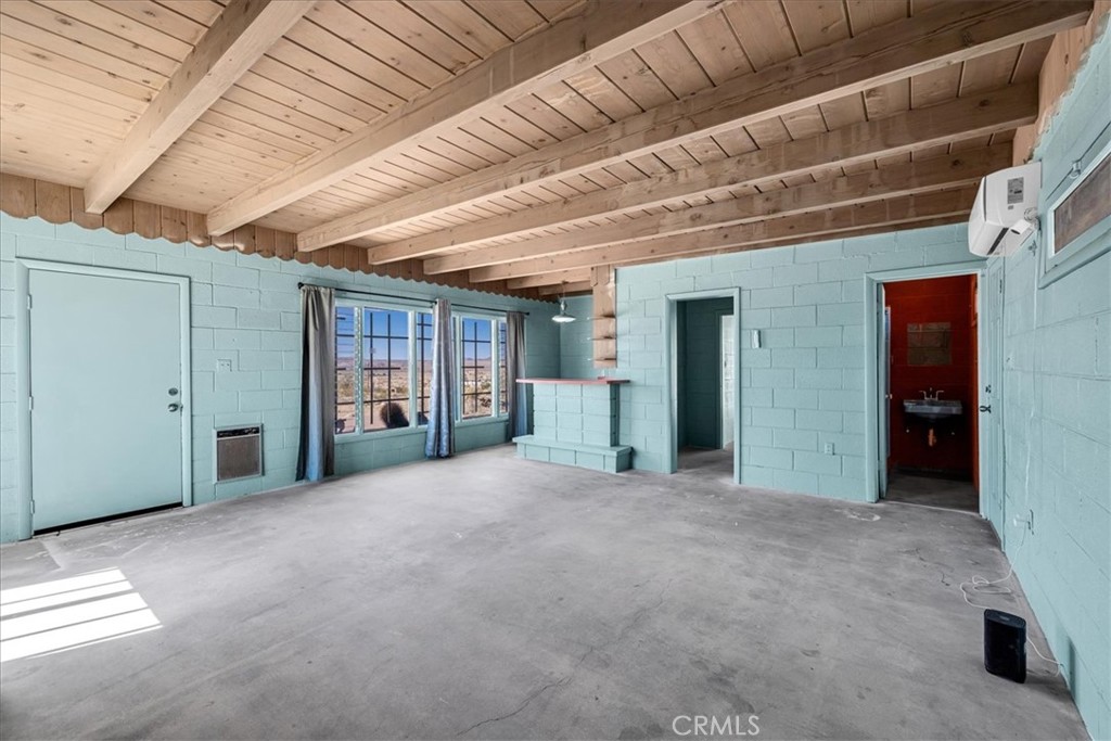 66560 Sandy Ridge Drive Property Photo 6