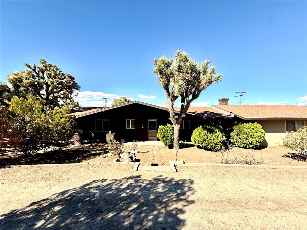 56862 La Cadena Property Photo 1