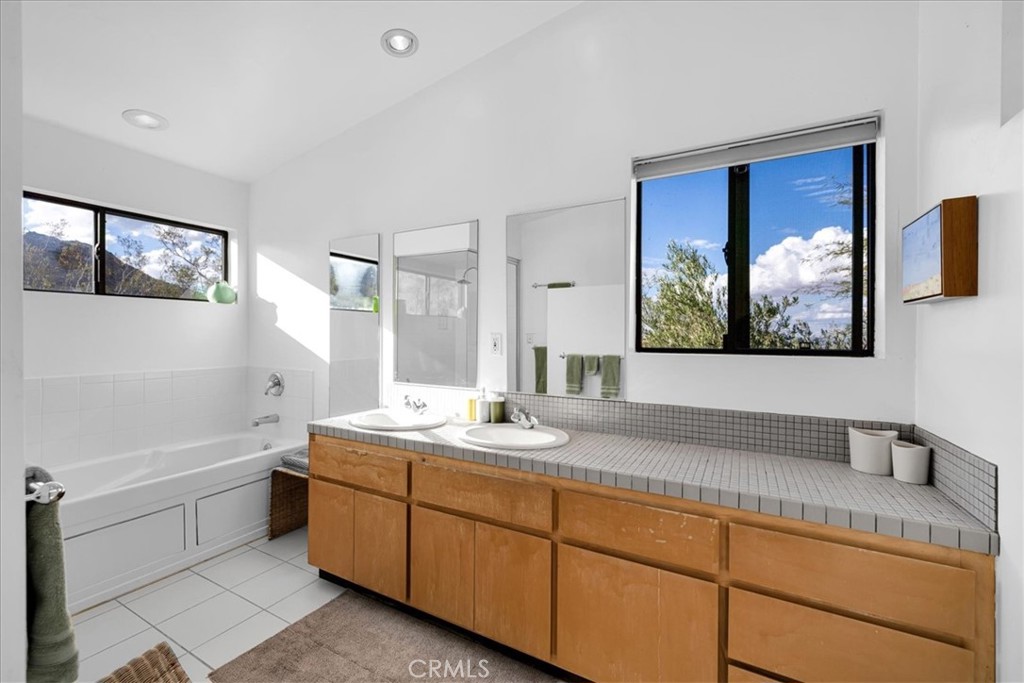 8178 Fleur Drive Property Photo 15