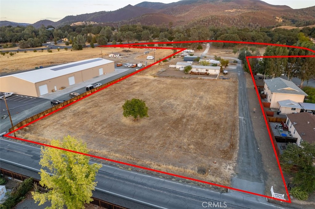 5860 Live Oak Drive Property Photo 2