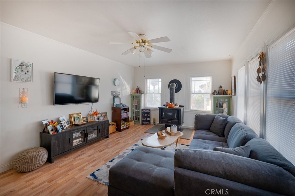 5860 Live Oak Drive Property Photo 11