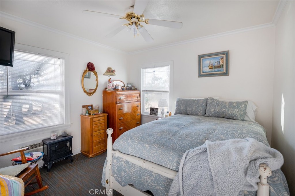 5860 Live Oak Drive Property Photo 13