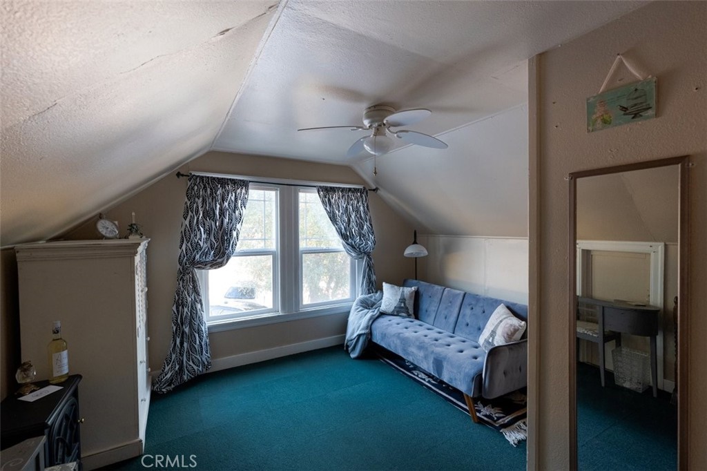 5860 Live Oak Drive Property Photo 14
