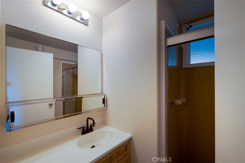 5860 Live Oak Drive Property Photo 20