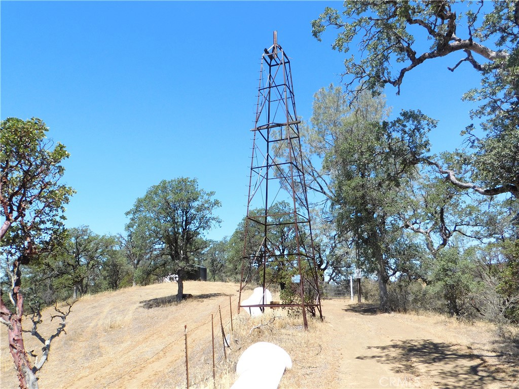 997 Watertrough Rd Property Photo 1