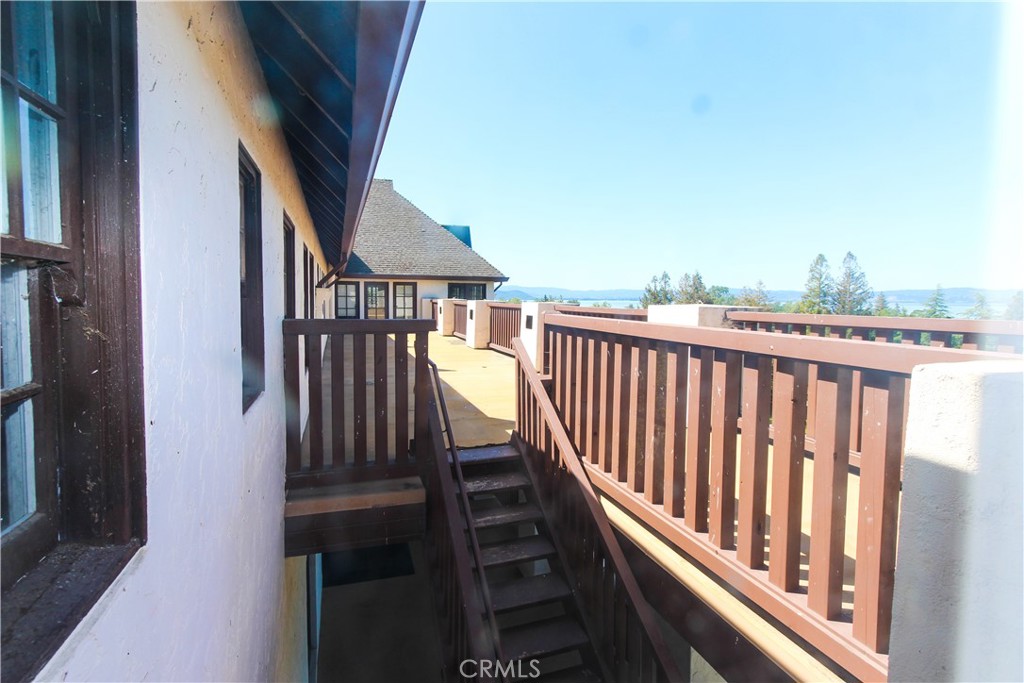 3700 Country Club Drive Property Photo 6