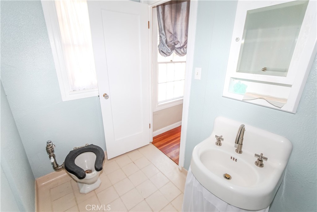 3700 Country Club Drive Property Photo 26