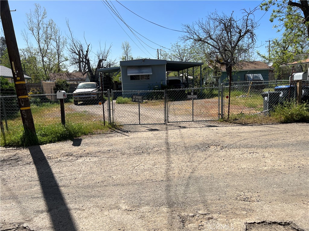 3519 Maple Street Property Photo 5
