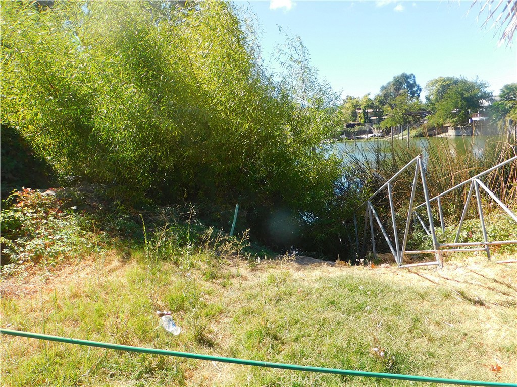 13550 Lower Lakeshore Drive Property Photo 3