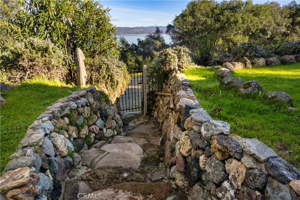 10849 Northslope Drive Property Photo 3