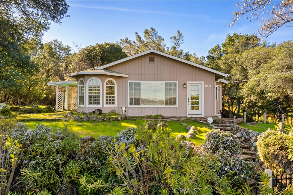 10849 Northslope Drive Property Photo 4