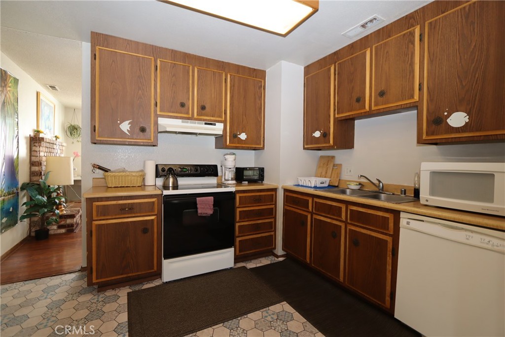 13418 Marina Village Property Photo 9