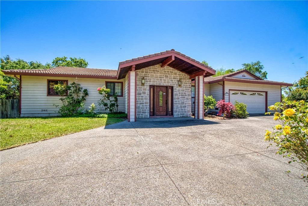8521 Paradise Valley Boulevard Property Photo 1