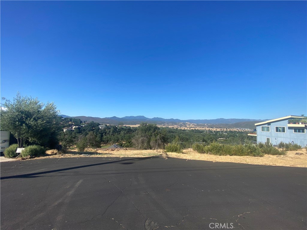 18365 Grizzly Court Property Photo 1