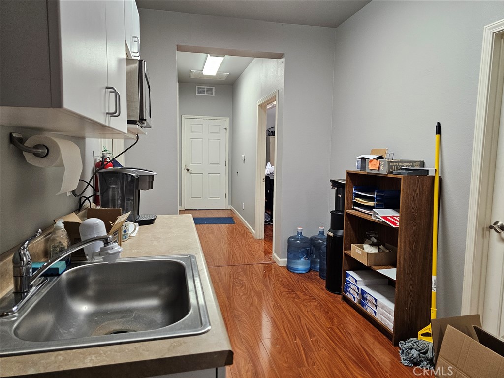 14832 Lakeshore Drive Property Photo 7