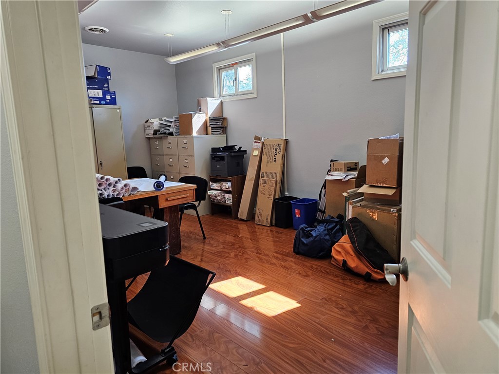 14832 Lakeshore Drive Property Photo 8