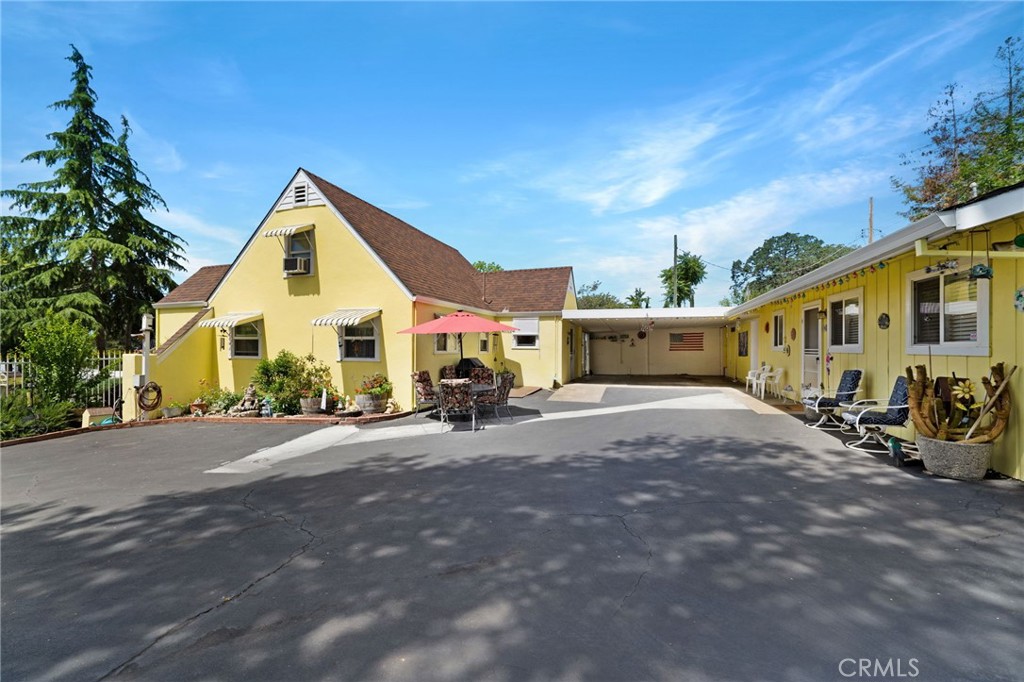 3838 Manzanita Property Photo 1