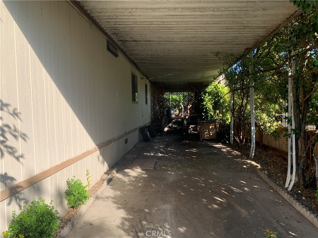 3075 Lakeshore Blvd 19 Property Photo 4
