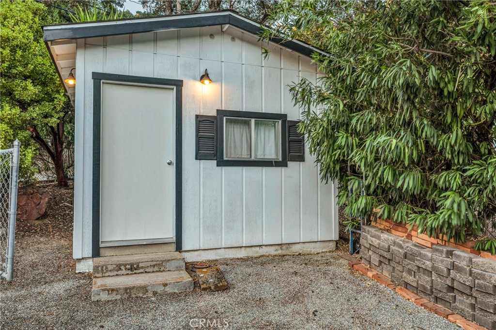 9859 Crestview Drive Property Photo 24