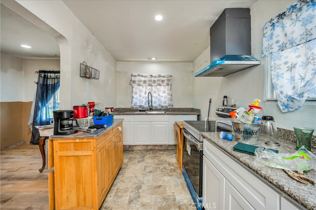 16220 Jessie Street Property Photo 4