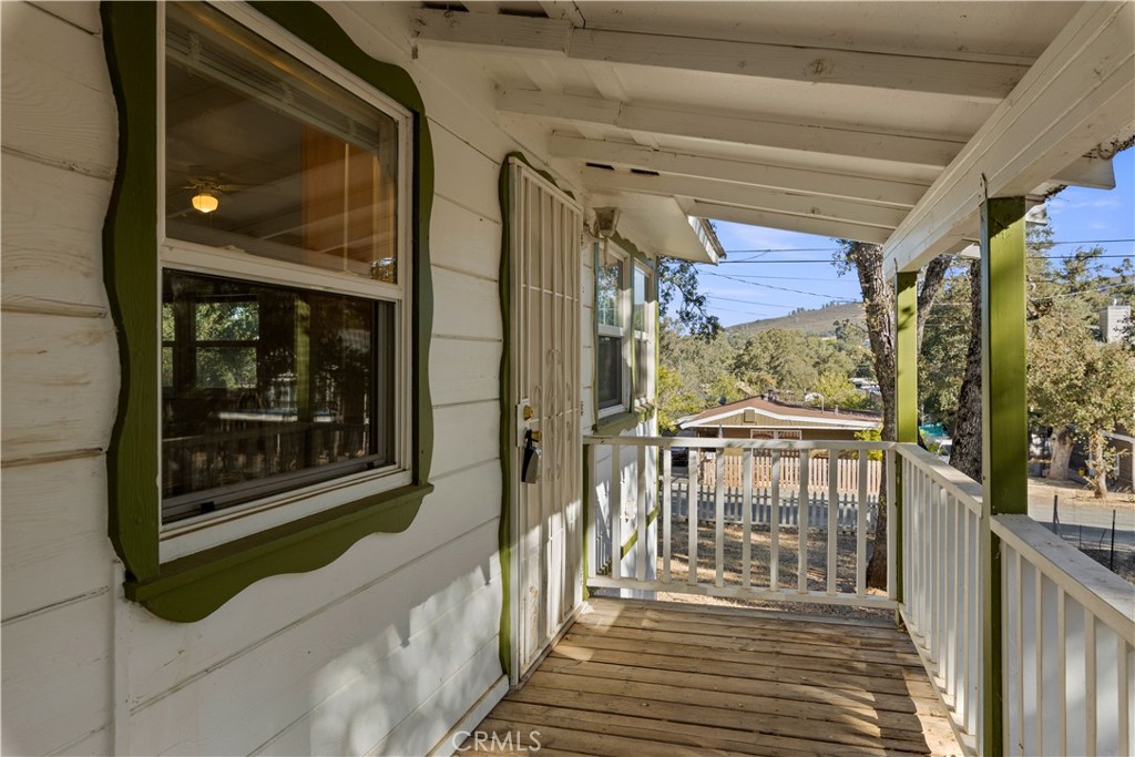 16073 33rd Avenue Property Photo 4