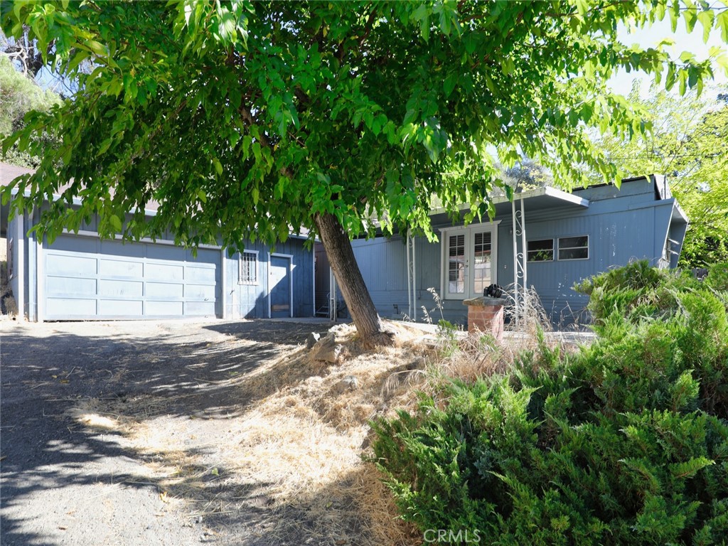 3944 Foothill Drive Property Photo 1