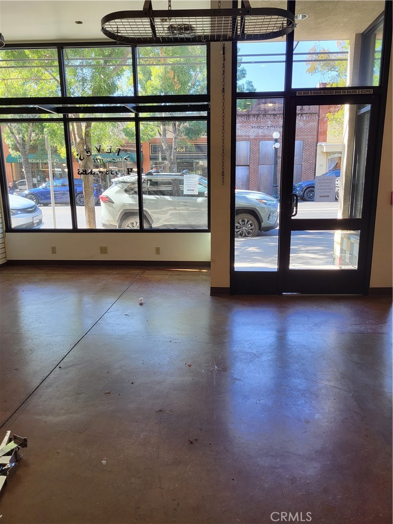1360 Main St Property Photo 11